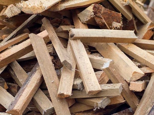 legno di recupero per riuso e riciclo materiali 